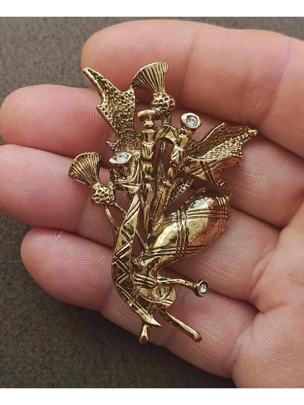 1950s/60s Gold Tone With Rhinestone Accents Scottish Bagpipe & Thistle Brooch